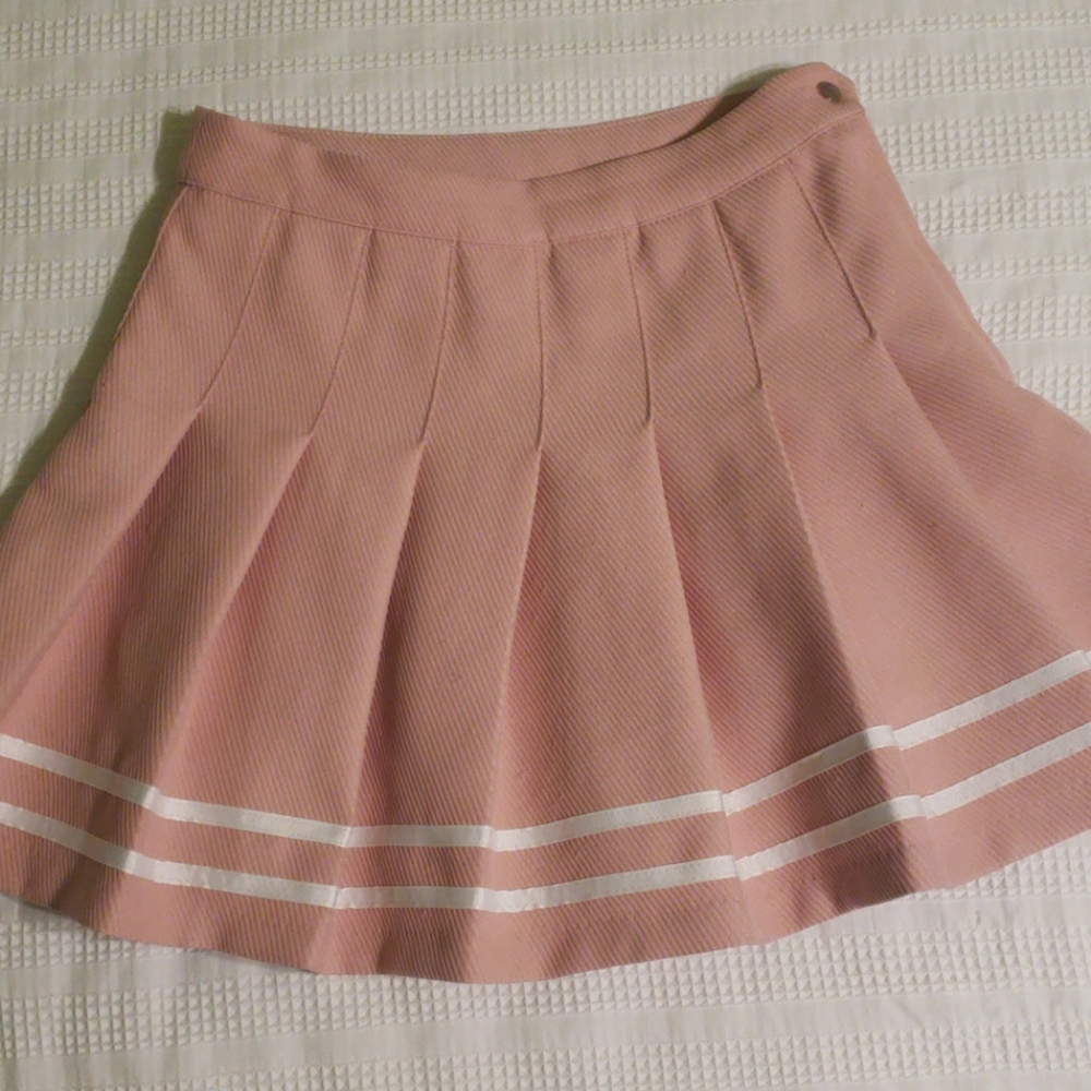 Pink pleated tennis skirt